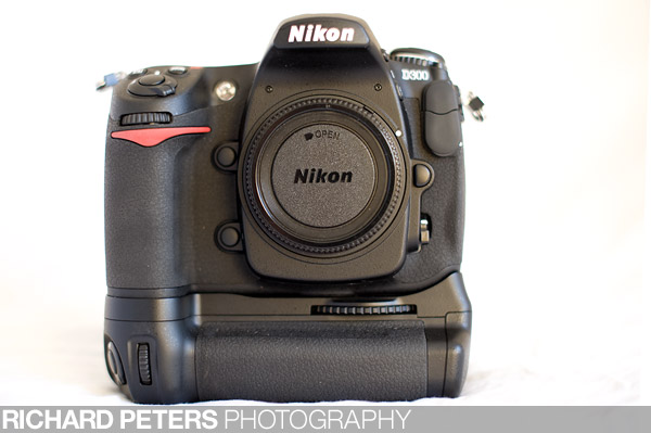 NIKON Poignée MB-D10 (D300) - Obsolète