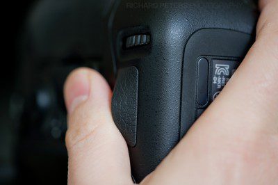 The Nikon D4 vertical thumb grip offers excellent support