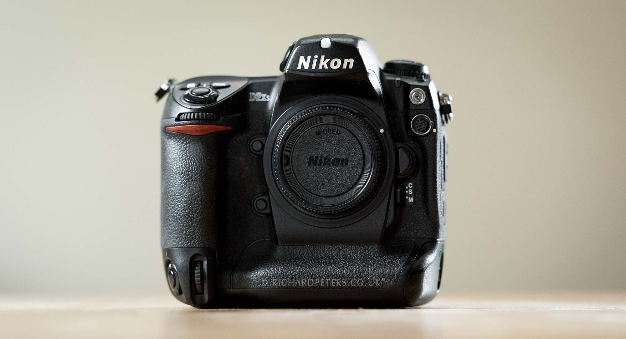 The Nikon D2xs