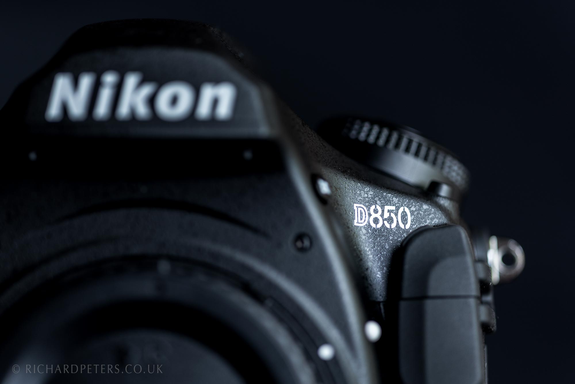 Nikon D850 review and logo